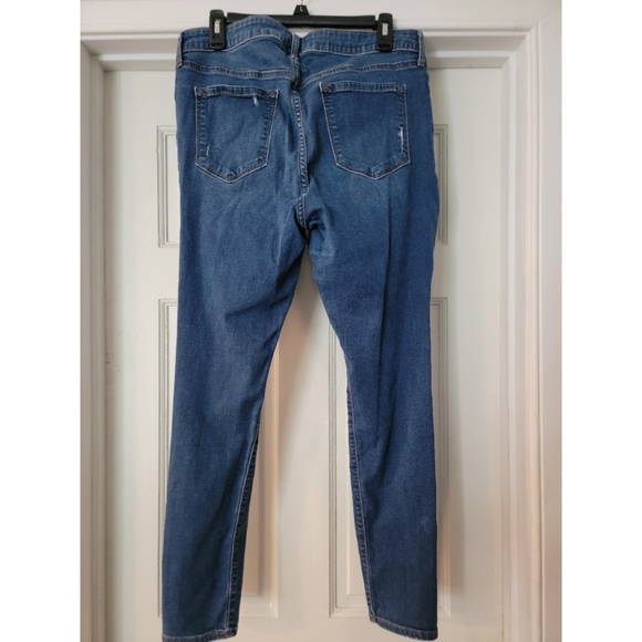 Women's Old Navy Rockstar Mid Rise Jeans.  Size 14 EUC - Picture 5 of 8